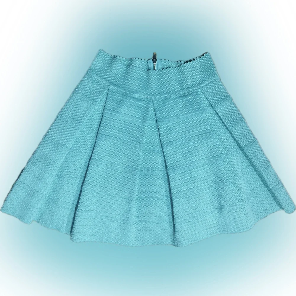 EUC Aina Be SZ L skater skirt. Super cute, nice structured skirt/waist 24”-28” - Picture 4 of 6
